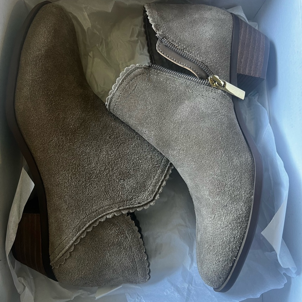 Crown and Ivy Keegan Women's Suede Ankle Booties